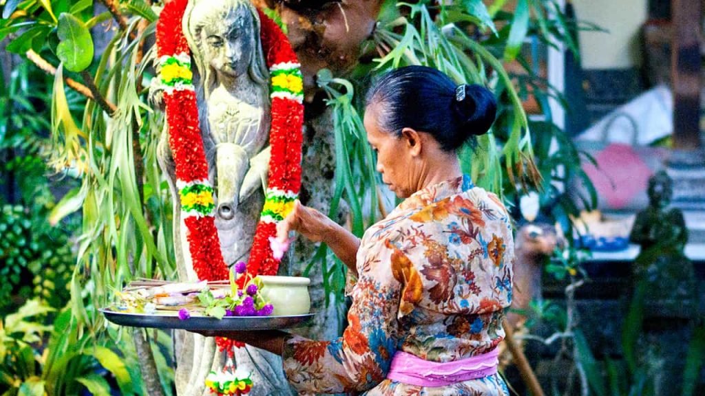Indonesian Ritual What You Need to Know About Indonesian Culture | Authentic Indonesia Blog