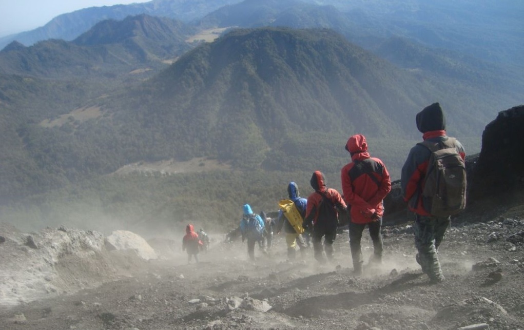 Essential Tips Before Mount Semeru Trekking | Authentic Indonesia Blog