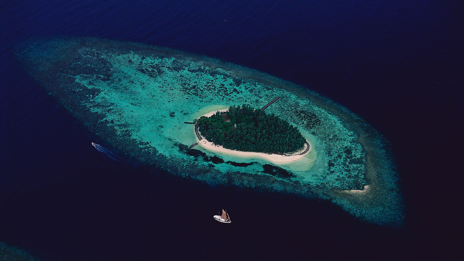 5 Indonesian Private Islands and Resorts for A Perfect Getaway ...