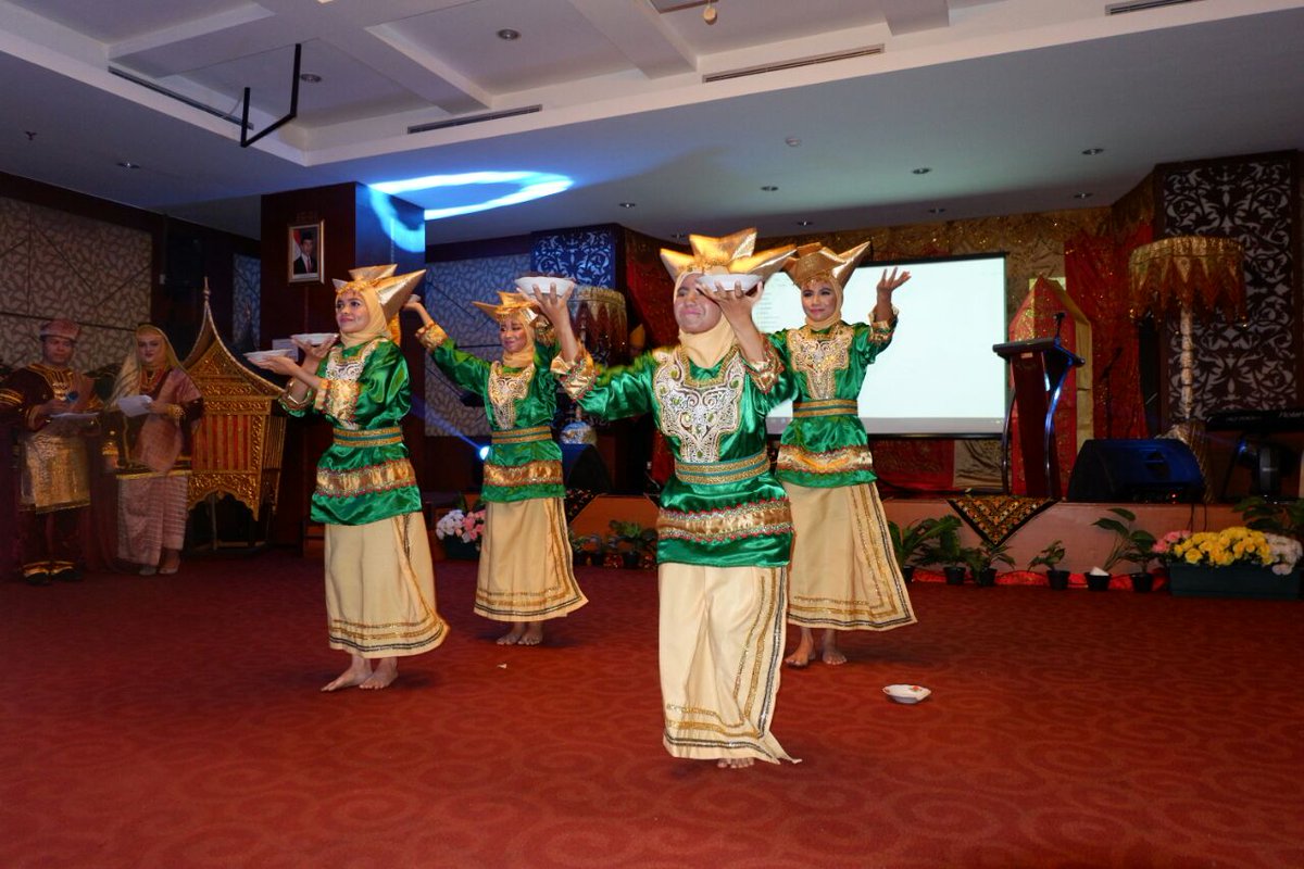 Piring Dance is originated from Minangkabau West Sumatra