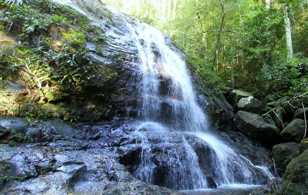 rian mountain waterfall in north kalimantan