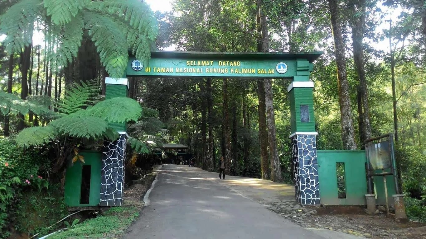 gunung halimun salak national park entrance gate